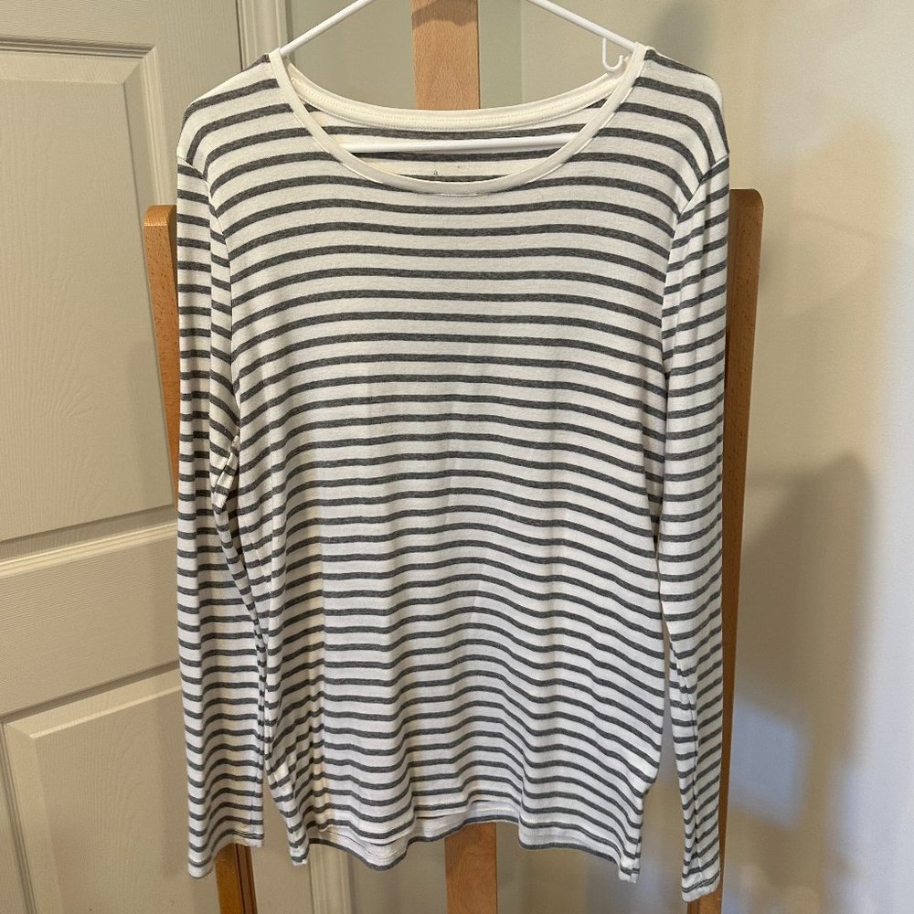 A New Day brand long sleeve striped gray and ivory long sleeve tee XL